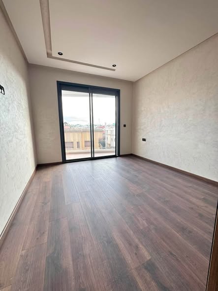 Studio à louer quartier des Hôpitaux vide