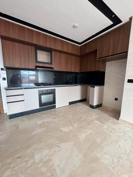 Studio à louer quartier des Hôpitaux vide