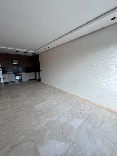 Studio à louer quartier des Hôpitaux vide