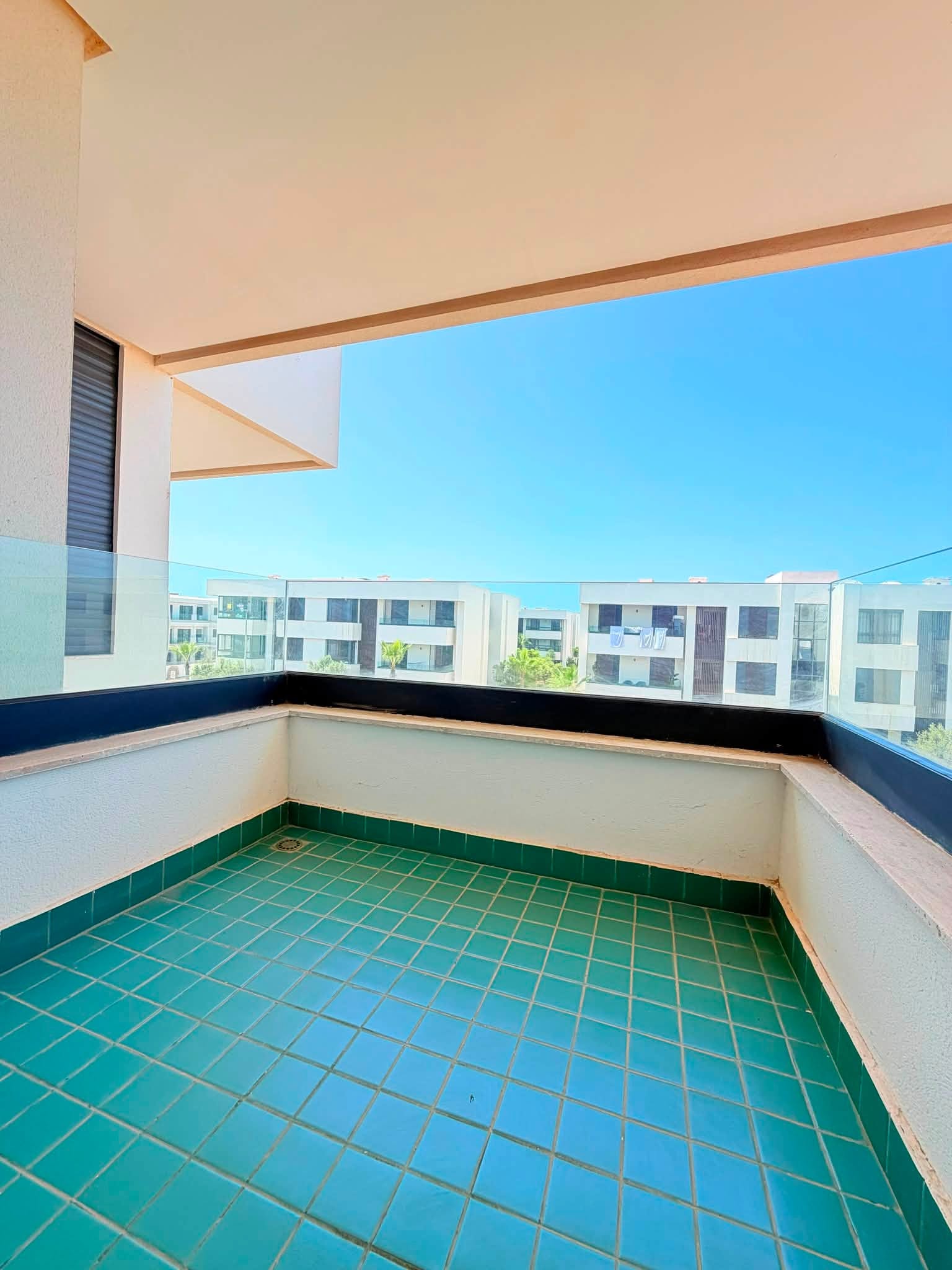 Appartement vide à louer Ain Diab Extension
