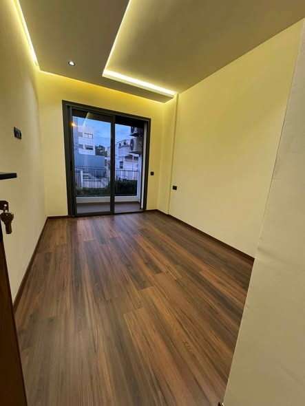 Location Studio vide quartier des Hôpitaux