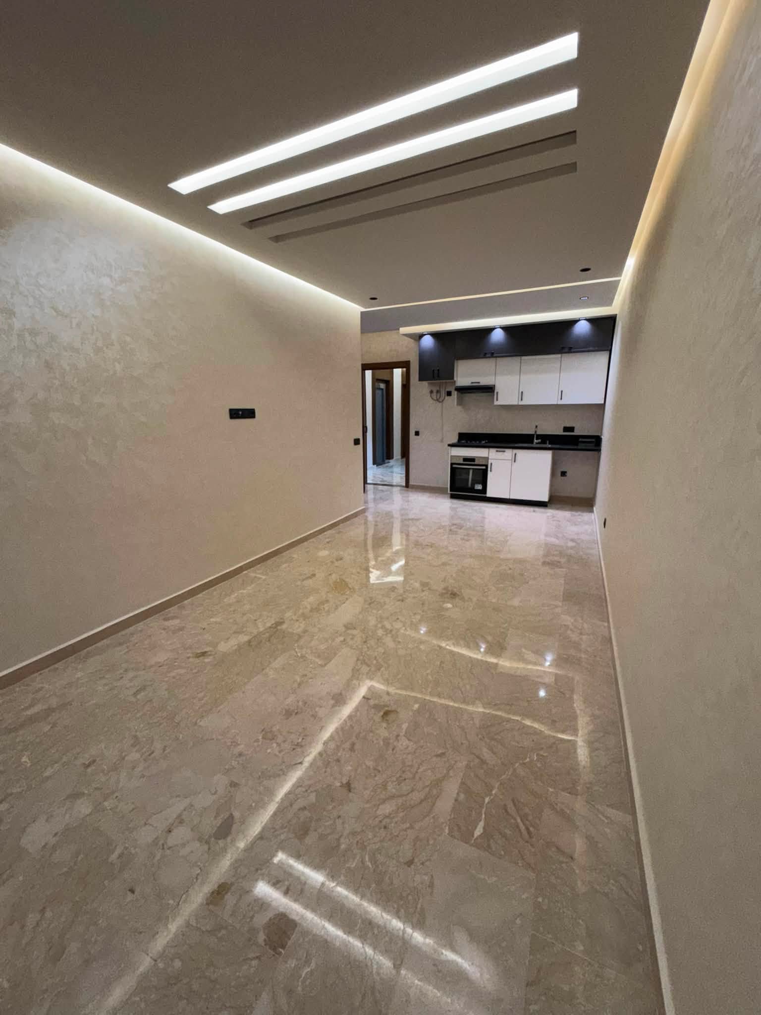 Location Studio vide quartier des Hôpitaux