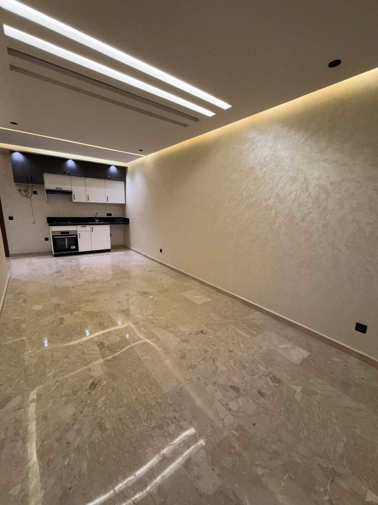 Location Studio vide quartier des Hôpitaux