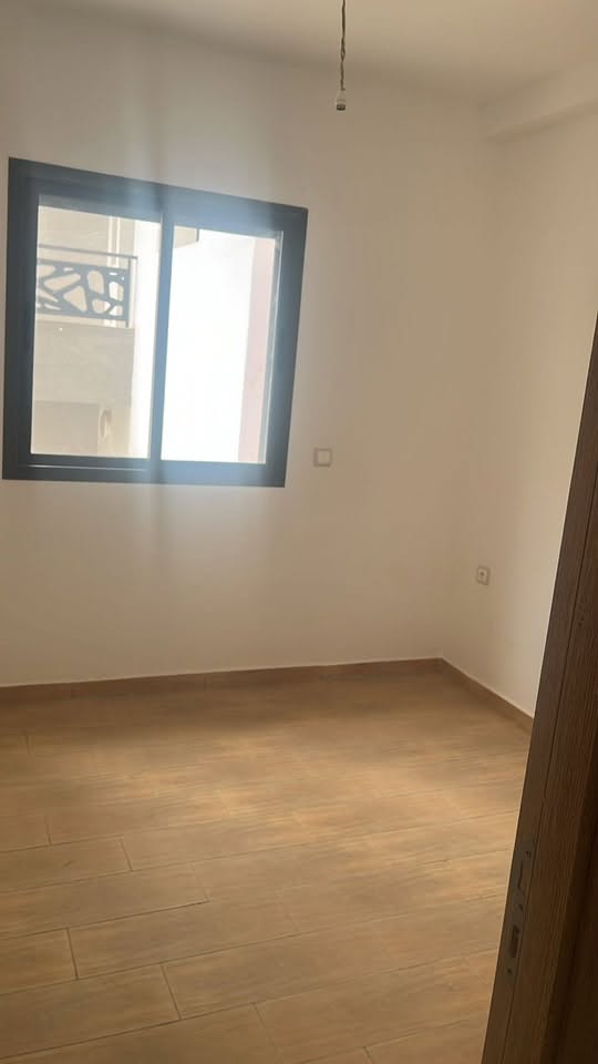 Apparemment neuf à vendre Hay riad