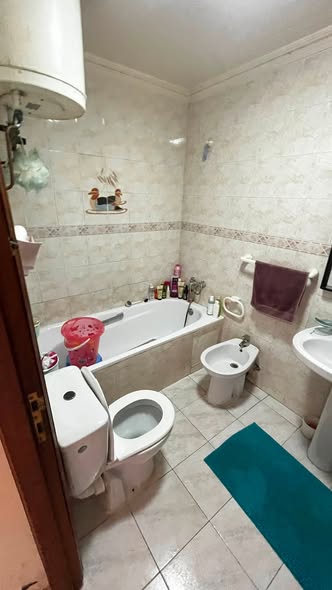 Appartement vide a louer 2 mars zerktoni