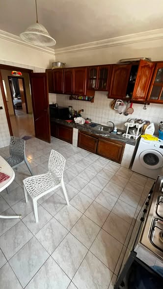 Appartement vide a louer 2 mars zerktoni