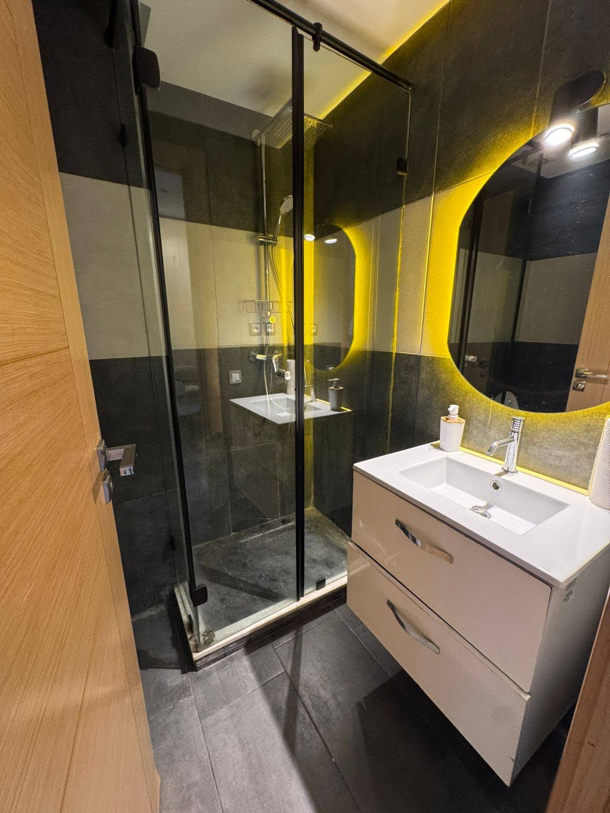 studio meublé à louer LES HÔPITAUX