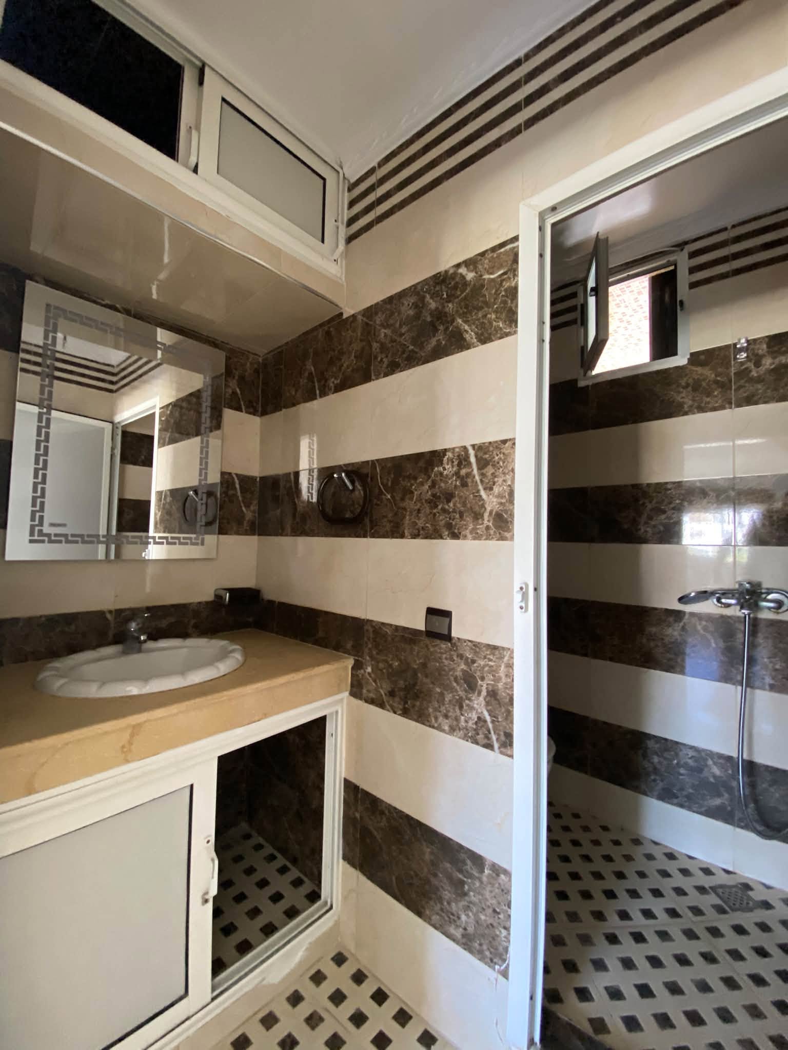 appartement vide à louer à Mabella