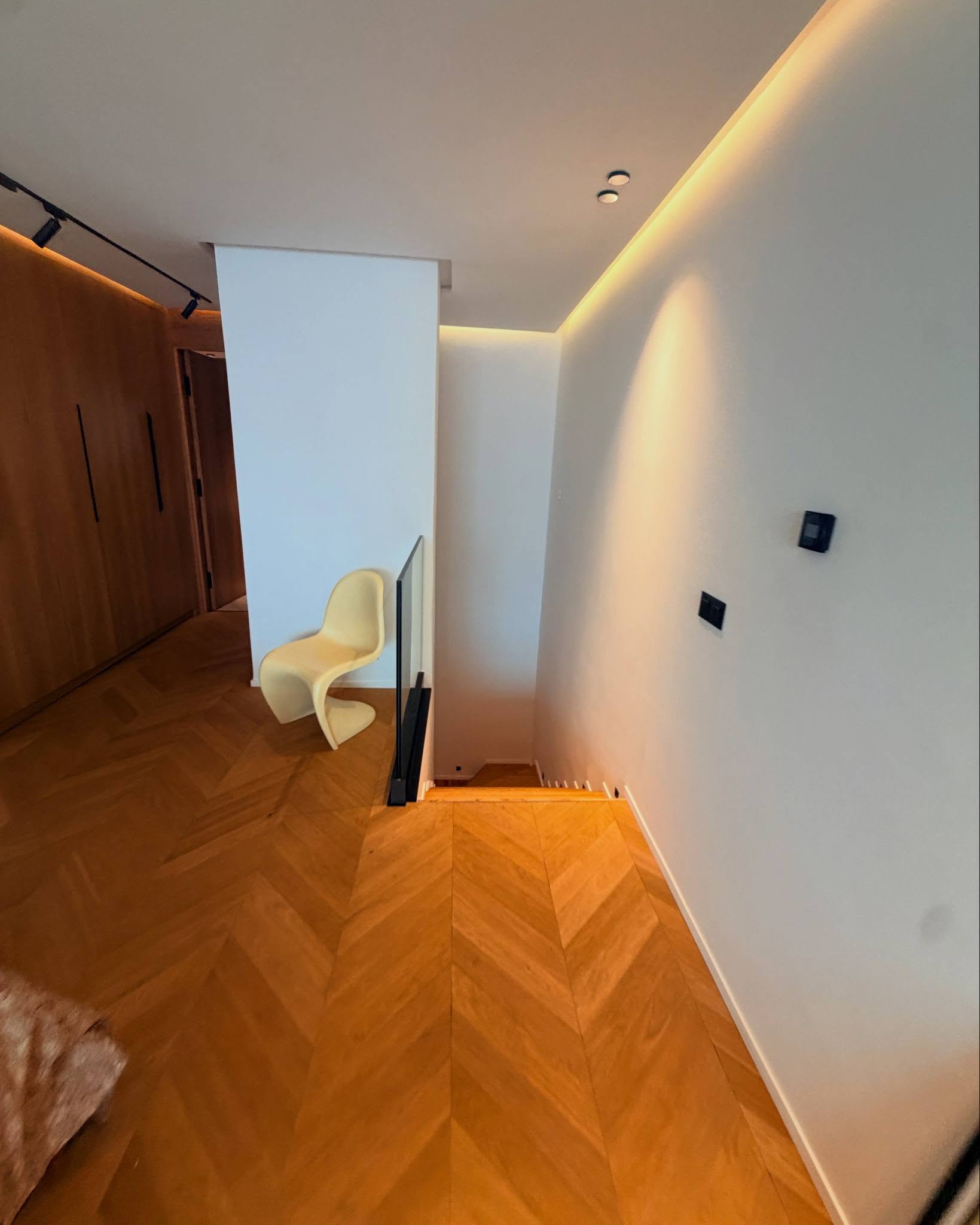 Studio duplex meublé à louer quartier Palmier