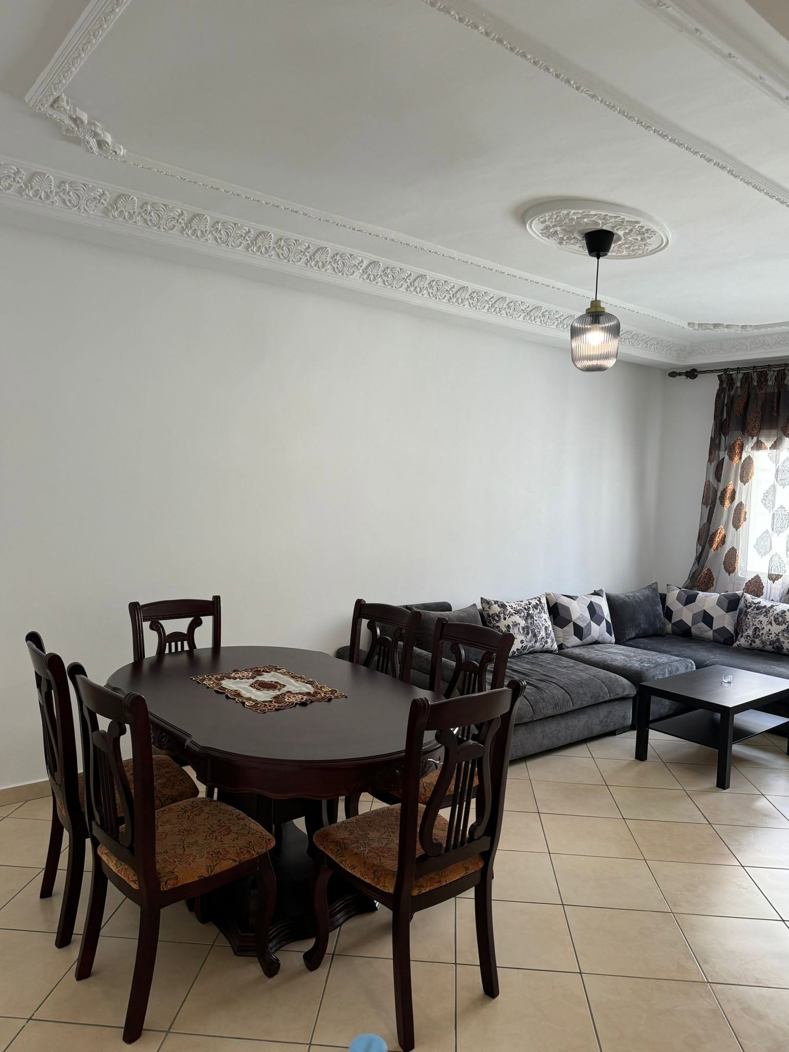 Appartement à louer à Branes