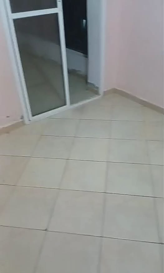 Appartement vide à louer à hay EL FARAH