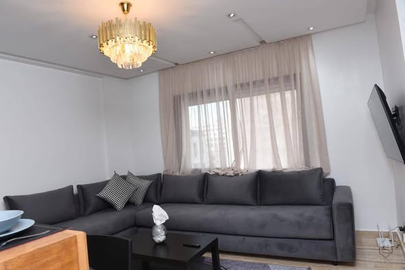 Studio spacieux à louer à Belvédère