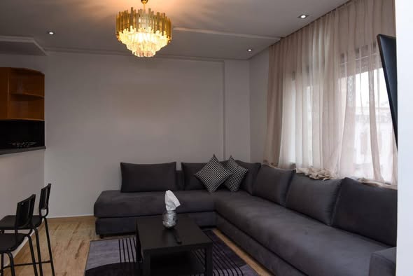 Studio spacieux à louer à Belvédère
