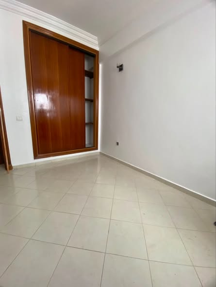 Appartement spacieux à louer à Hay Riad