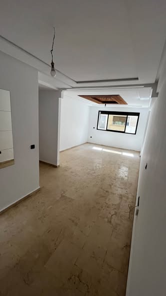 appartement vide a louer à Maarif