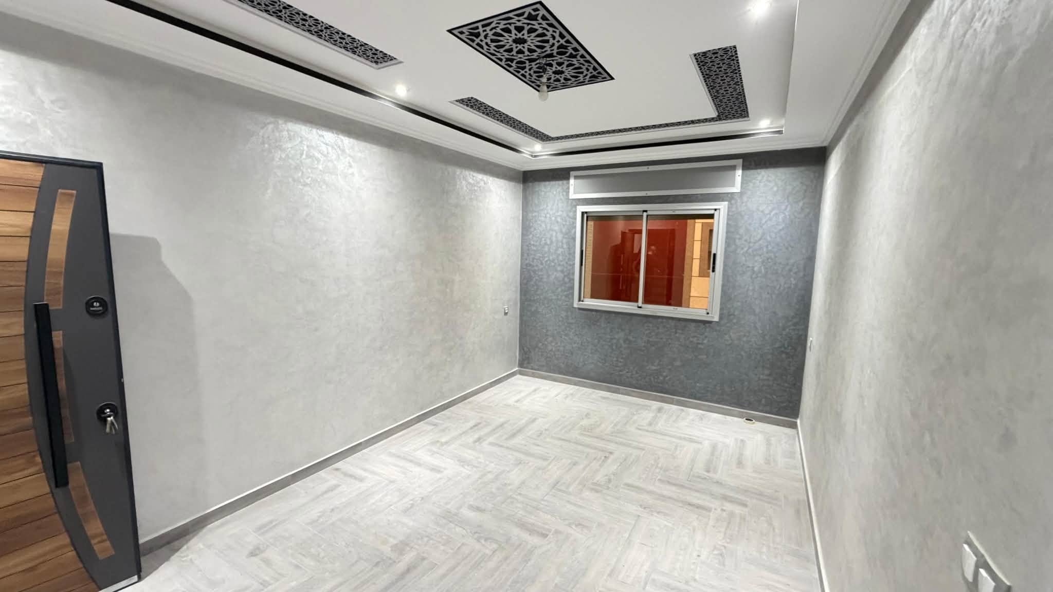 Appartement vide à Louer à Moujahidine