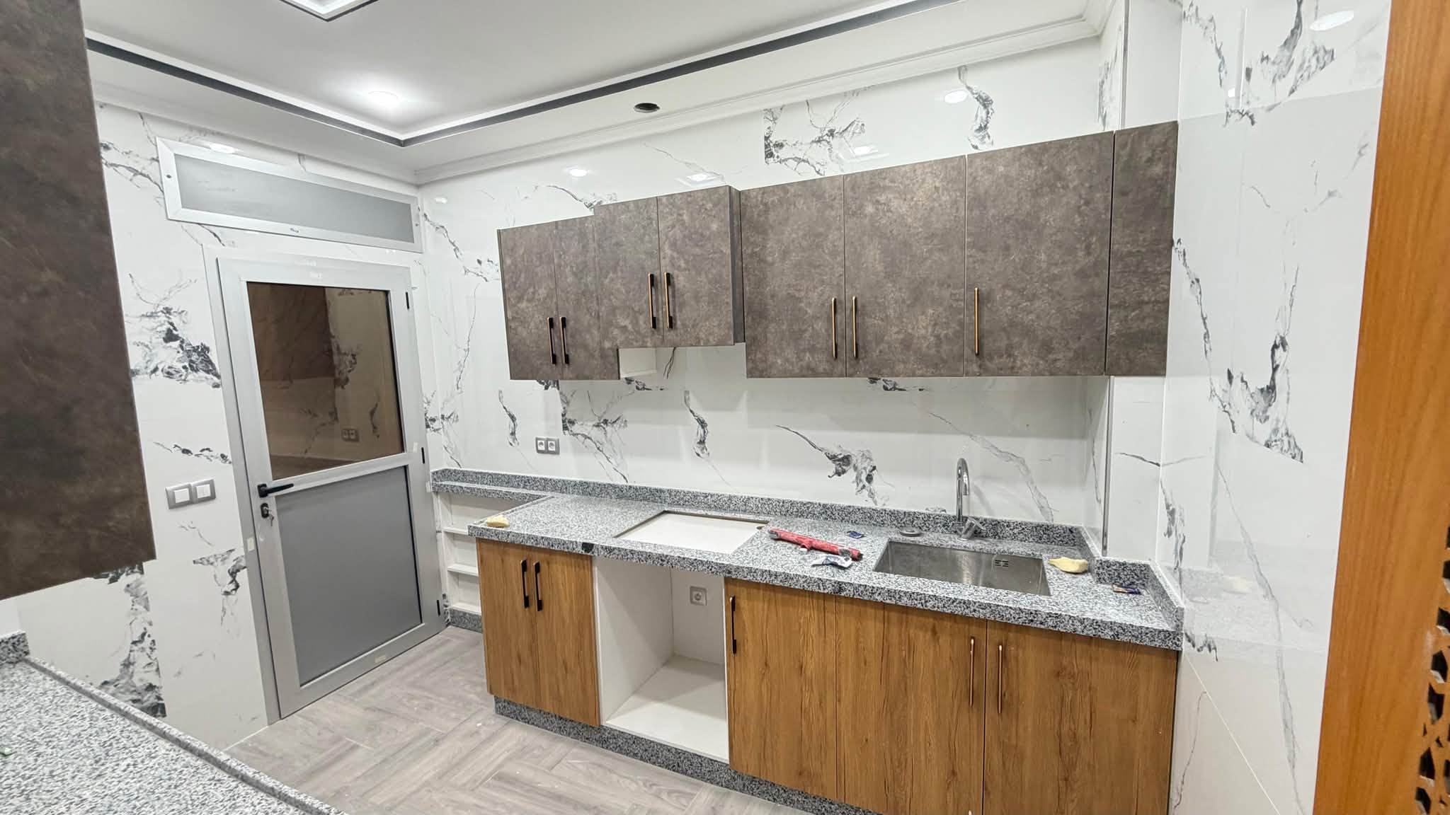 Appartement vide à Louer à Moujahidine