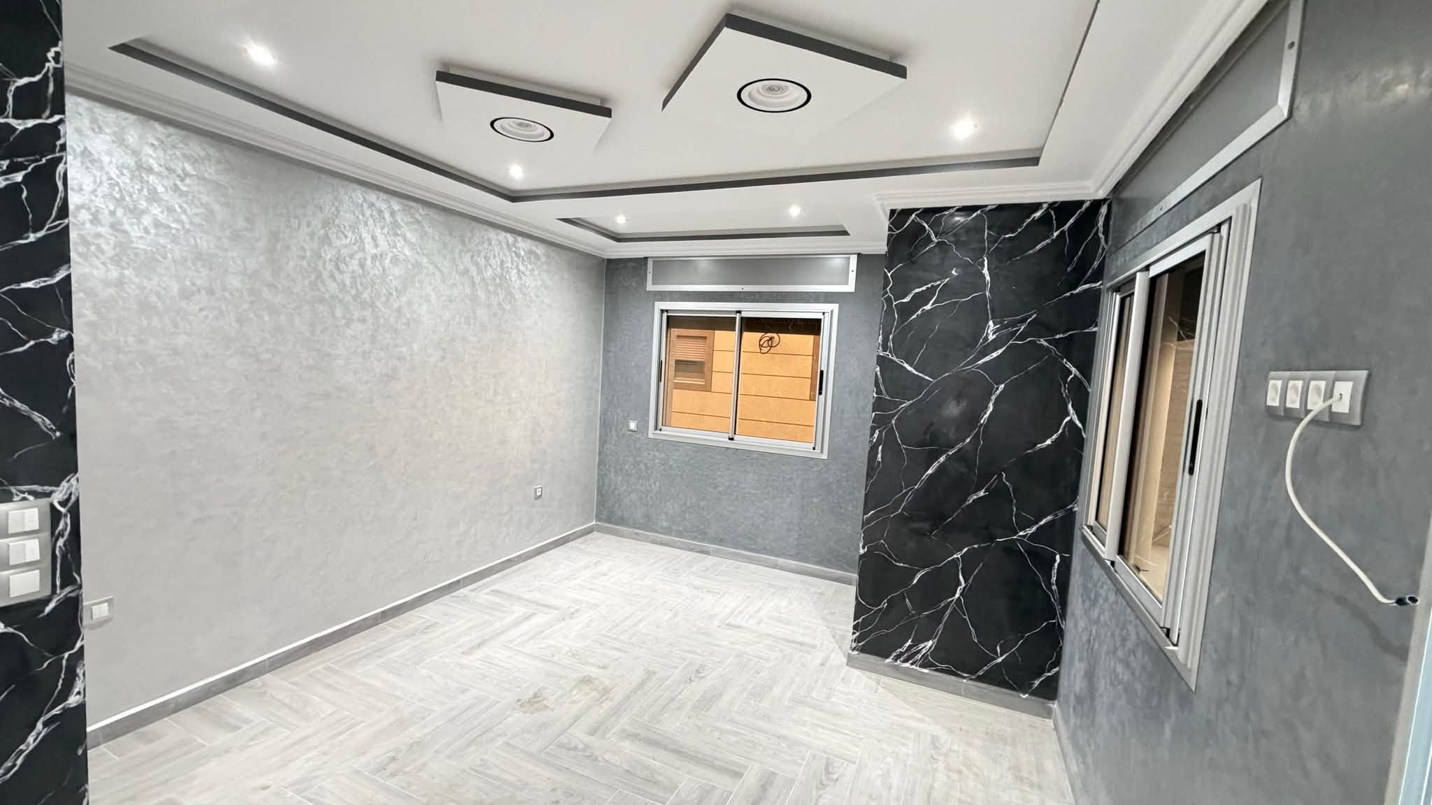 Appartement vide à Louer à Moujahidine