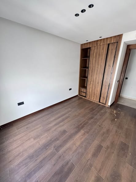 Studio vide à louer quartier les princesse