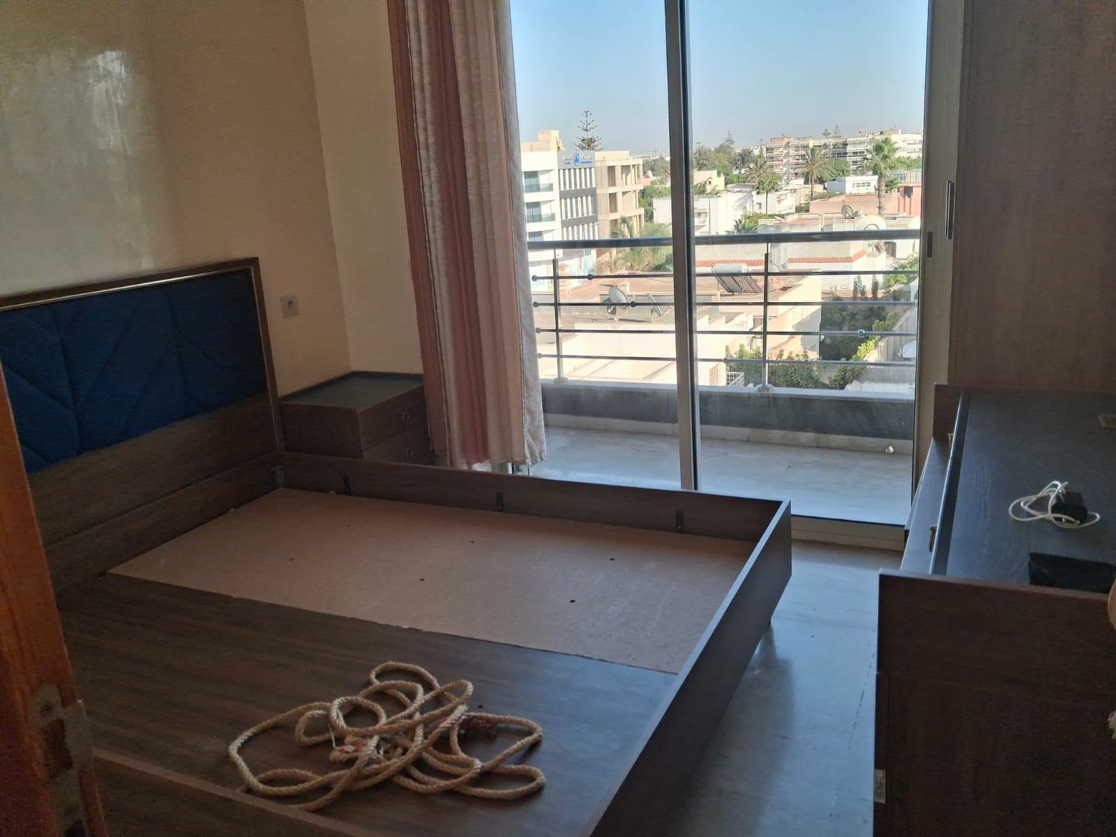 Appartement semi meublé à louer à Oasis