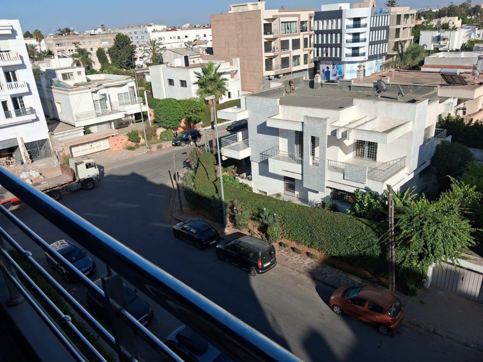 Appartement semi meublé à louer à Oasis