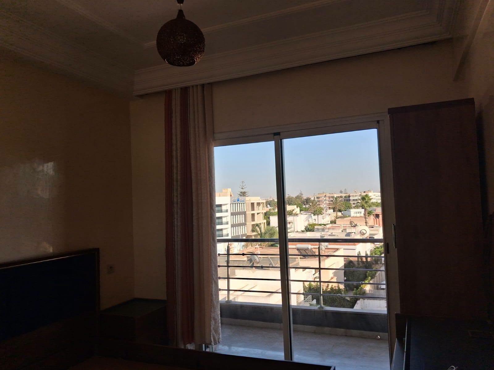 Appartement semi meublé à louer à Oasis