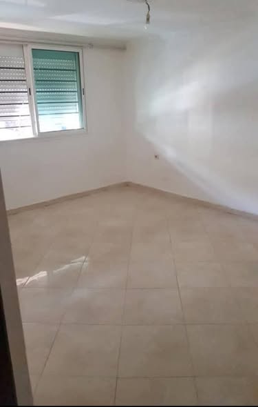 appartement vide à louer à AMAL 5