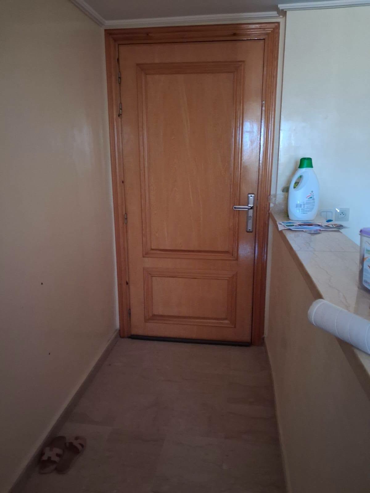 Appartement semi meublé à louer à Oasis
